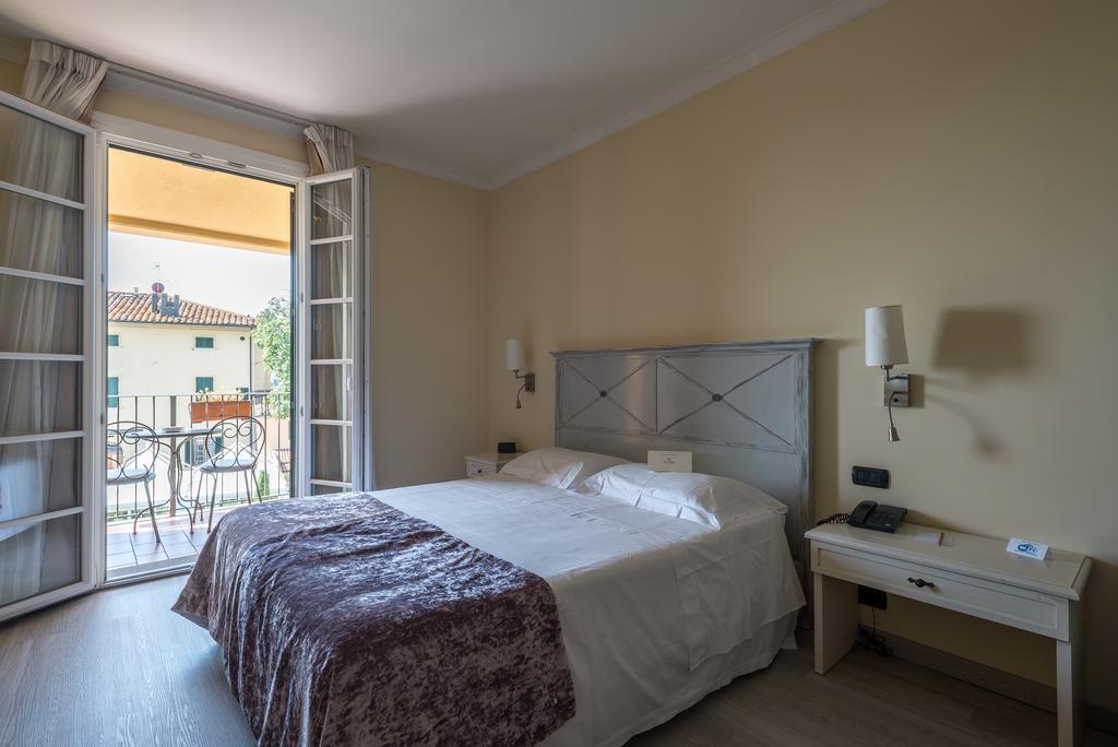 Deluxe Triple Room Balcony,272121013:JPEG