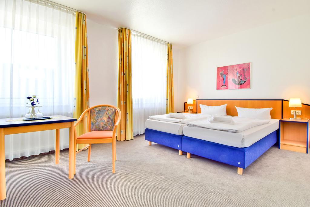 Double Room,1363743506:JPEG