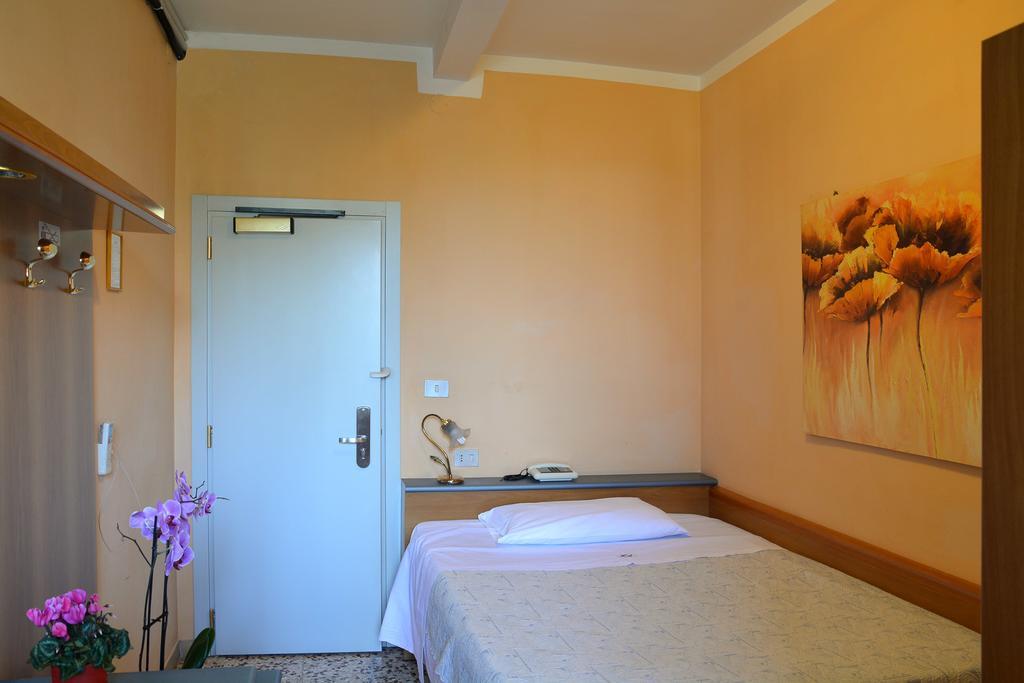 Single Room,442298085:JPEG