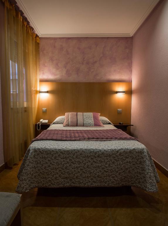 Single Room,442895091:JPEG