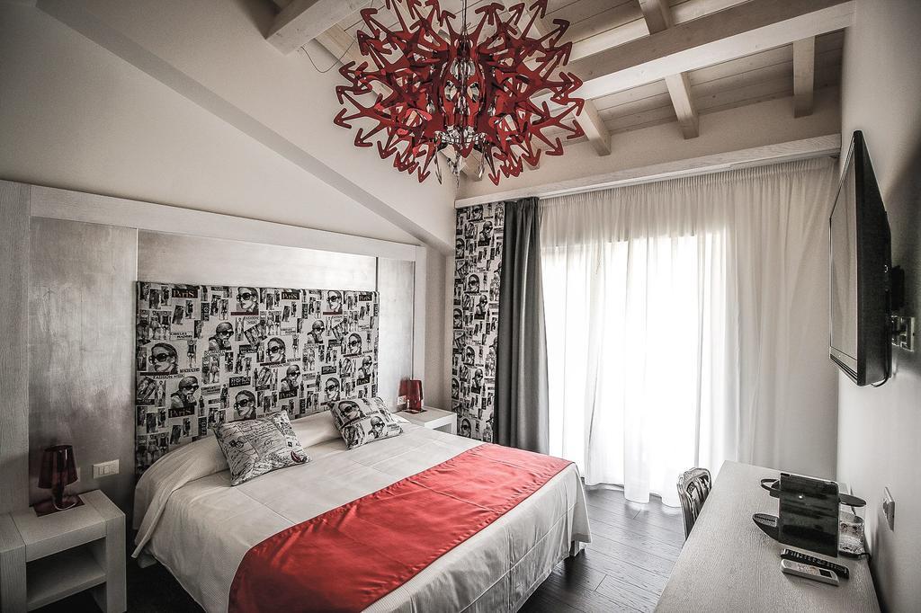 Deluxe Double Room Balcony,1535594188:JPEG