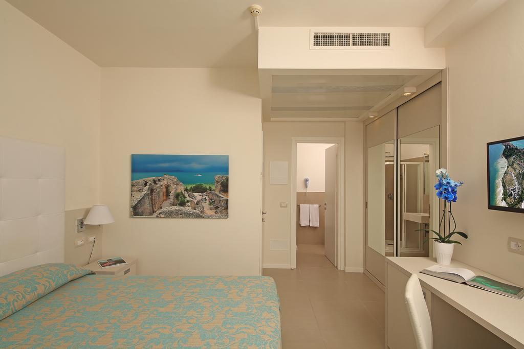 Superior Double Room,443842026:JPEG