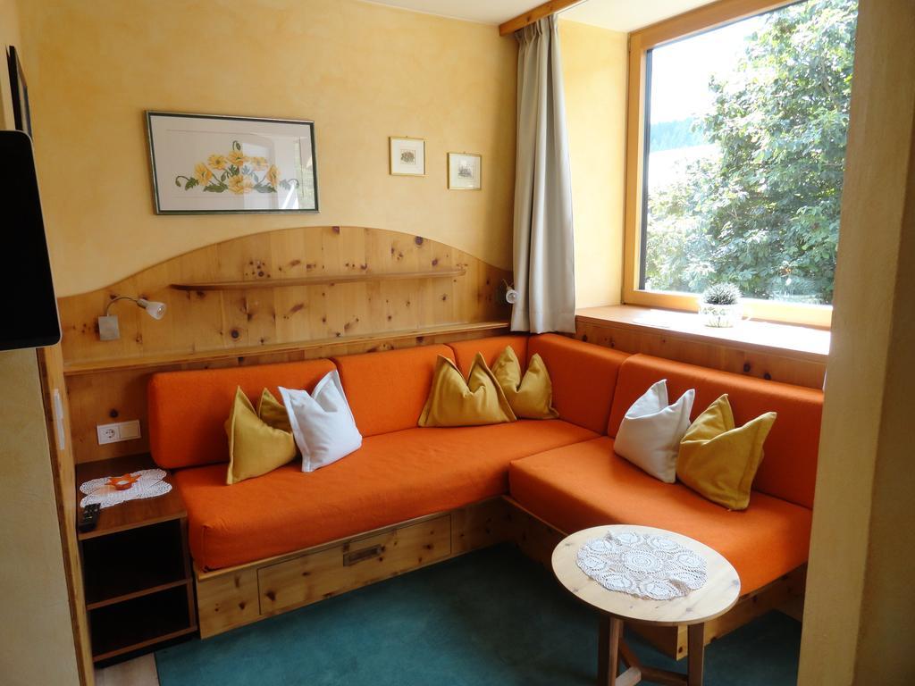 One-Bedroom Apartment,444438363:JPEG
