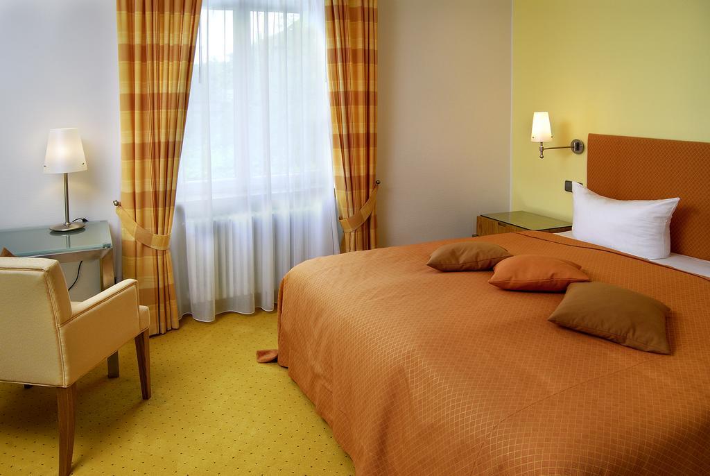 Double or Twin Room,444458394:JPEG