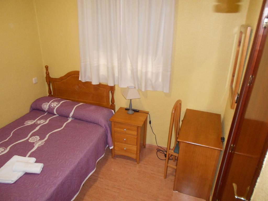 Single Room,401853768:JPEG