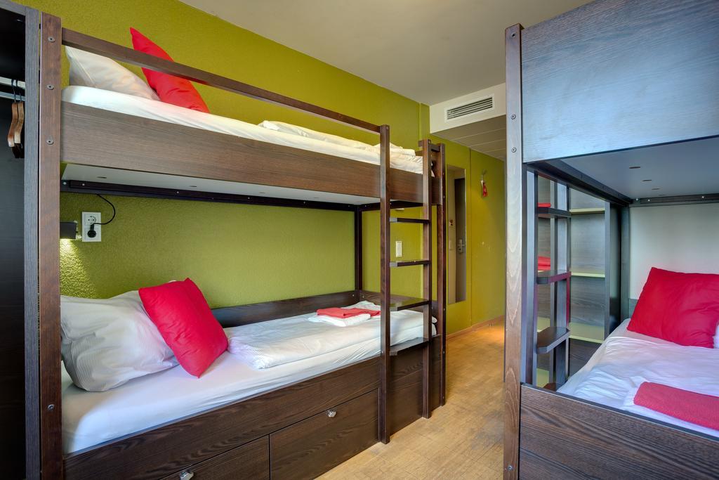Bed 4-Bed Female Dormitory Room,699069615:JPEG