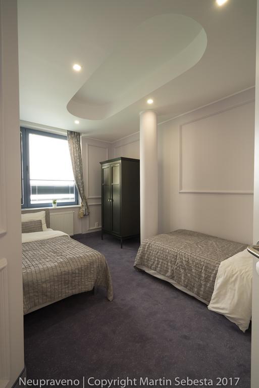 Deluxe Two-Bedroom Apartment,446760357:JPEG