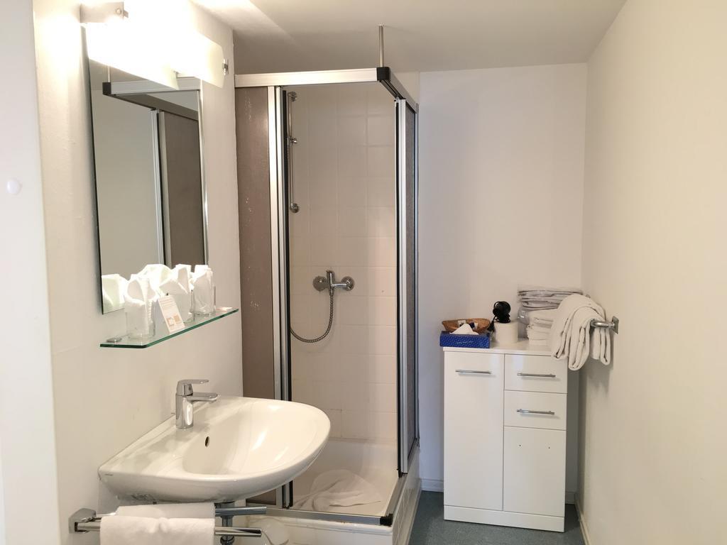 Standard Triple Room,747276026:JPEG