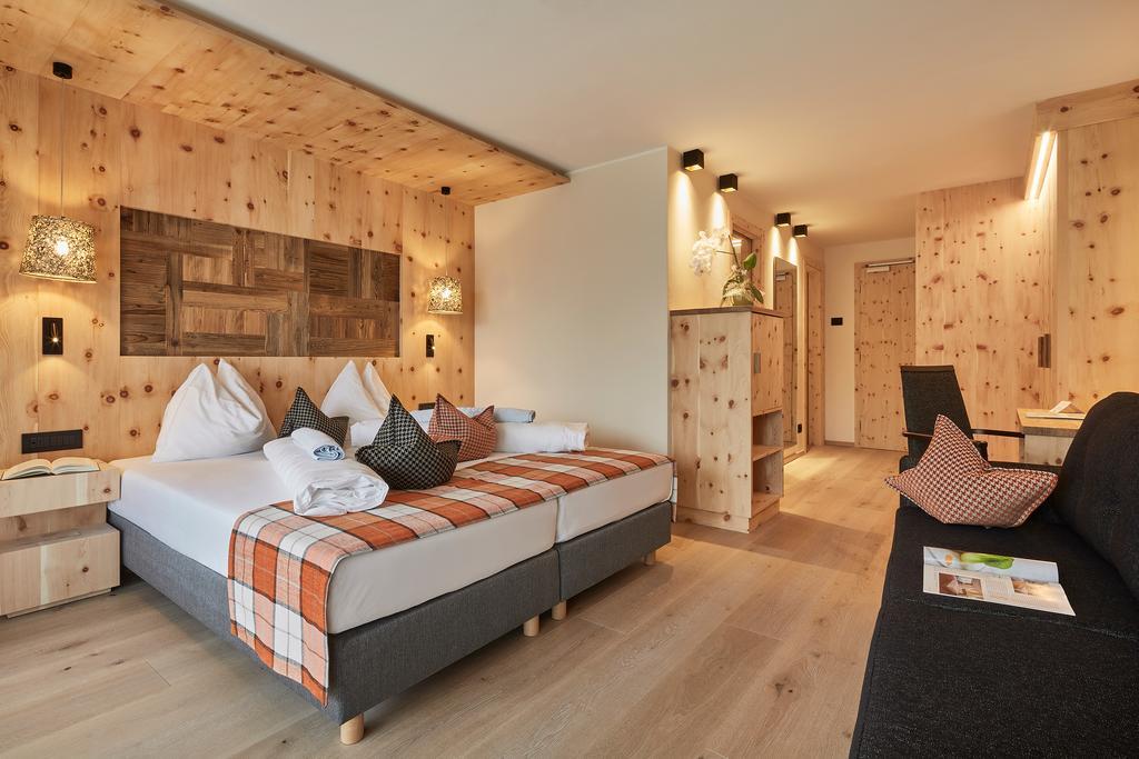 Kamer met Queensize Bed en Balkon