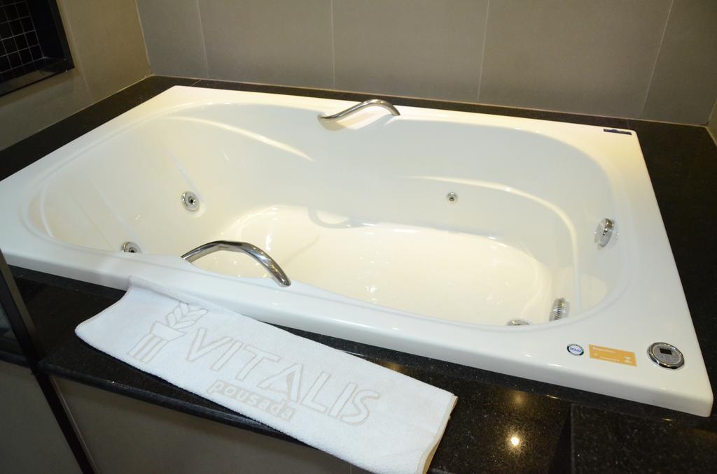 Deluxe Double Room Bath
