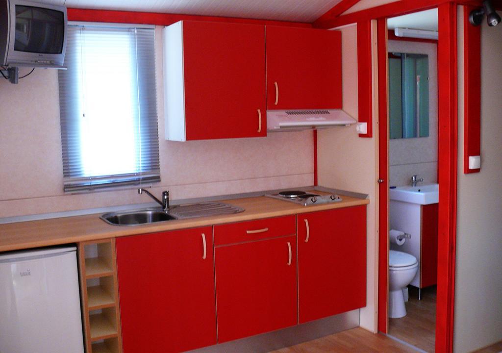Bungalow,449576526:JPEG