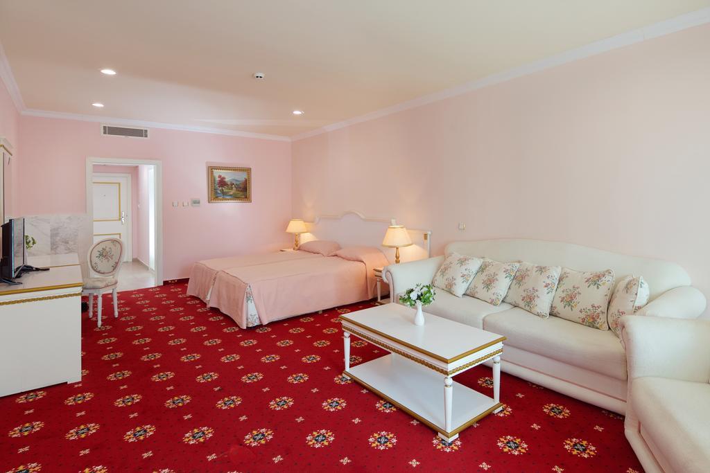 Superior Room,449629740:JPEG