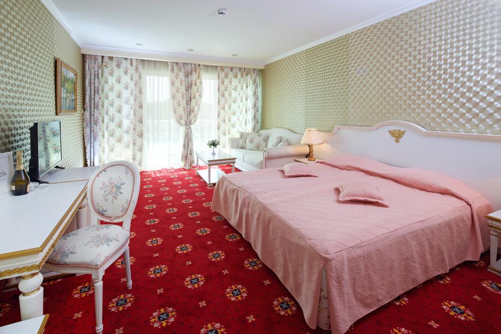 Deluxe Room,449594580:JPEG
