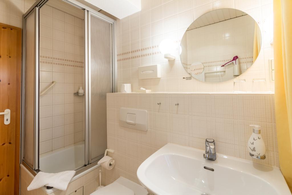 Standard Double Room,450155877:JPEG