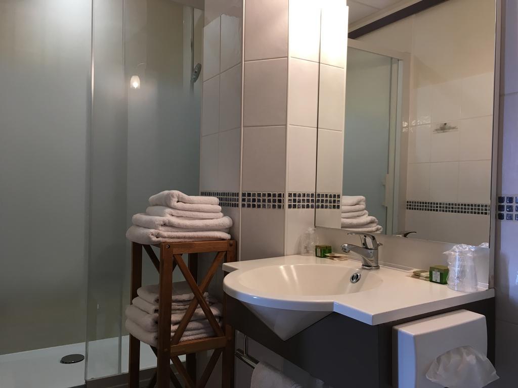 Family Room,1317991672:JPEG