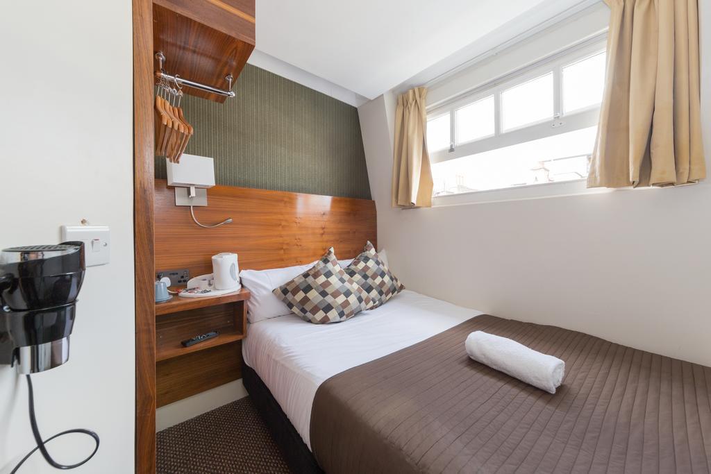 Single Room Private Bathroom