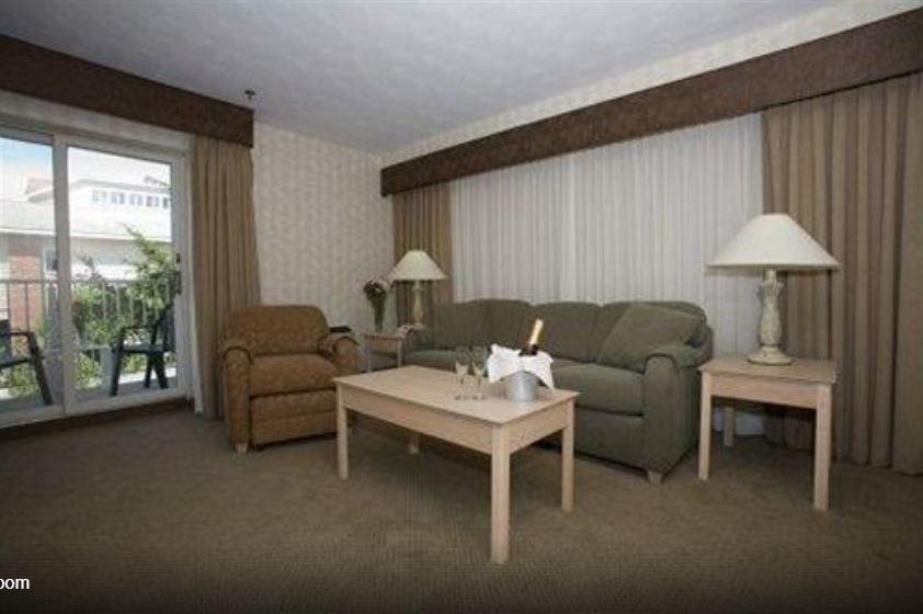 Deluxe King Suite