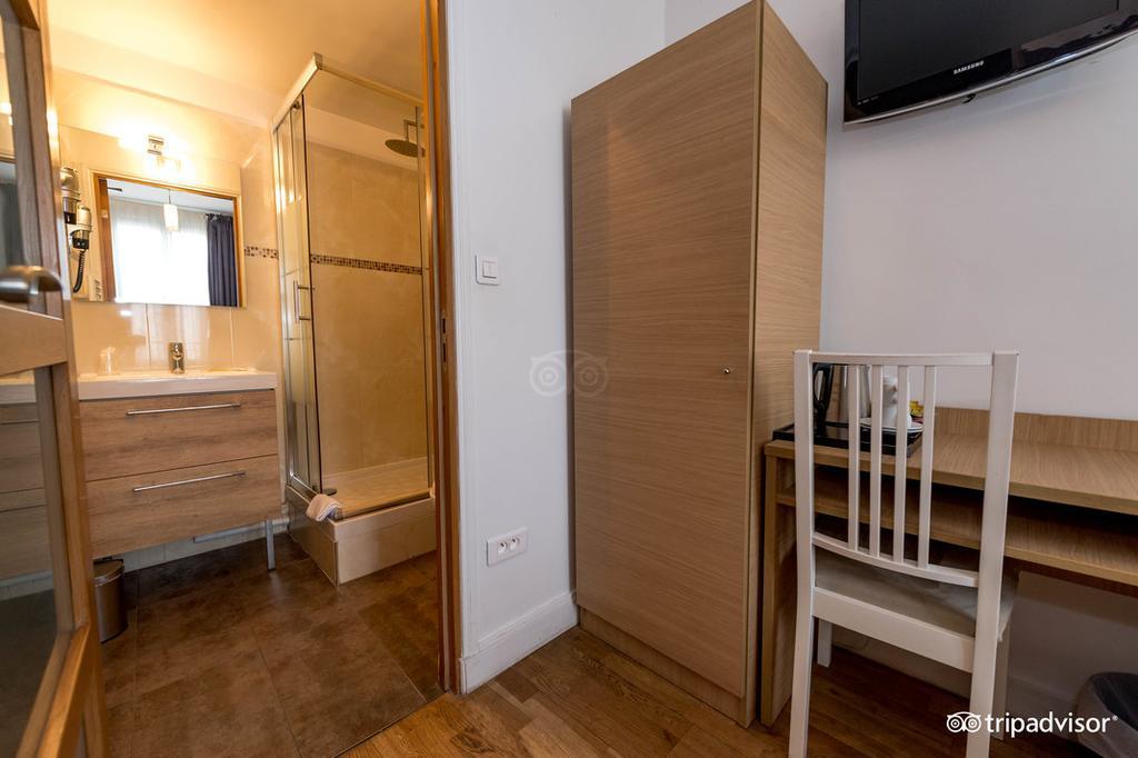 Double Room Shower