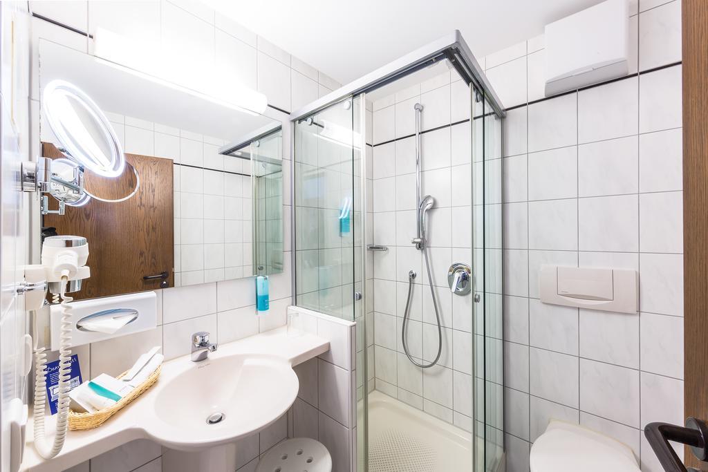 Single Room facing Lake Constance,1271029726:JPEG