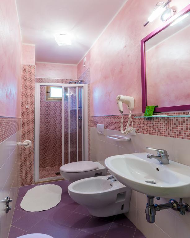 Classic Double Room with Extra Bed and Balcony,452172939:JPEG