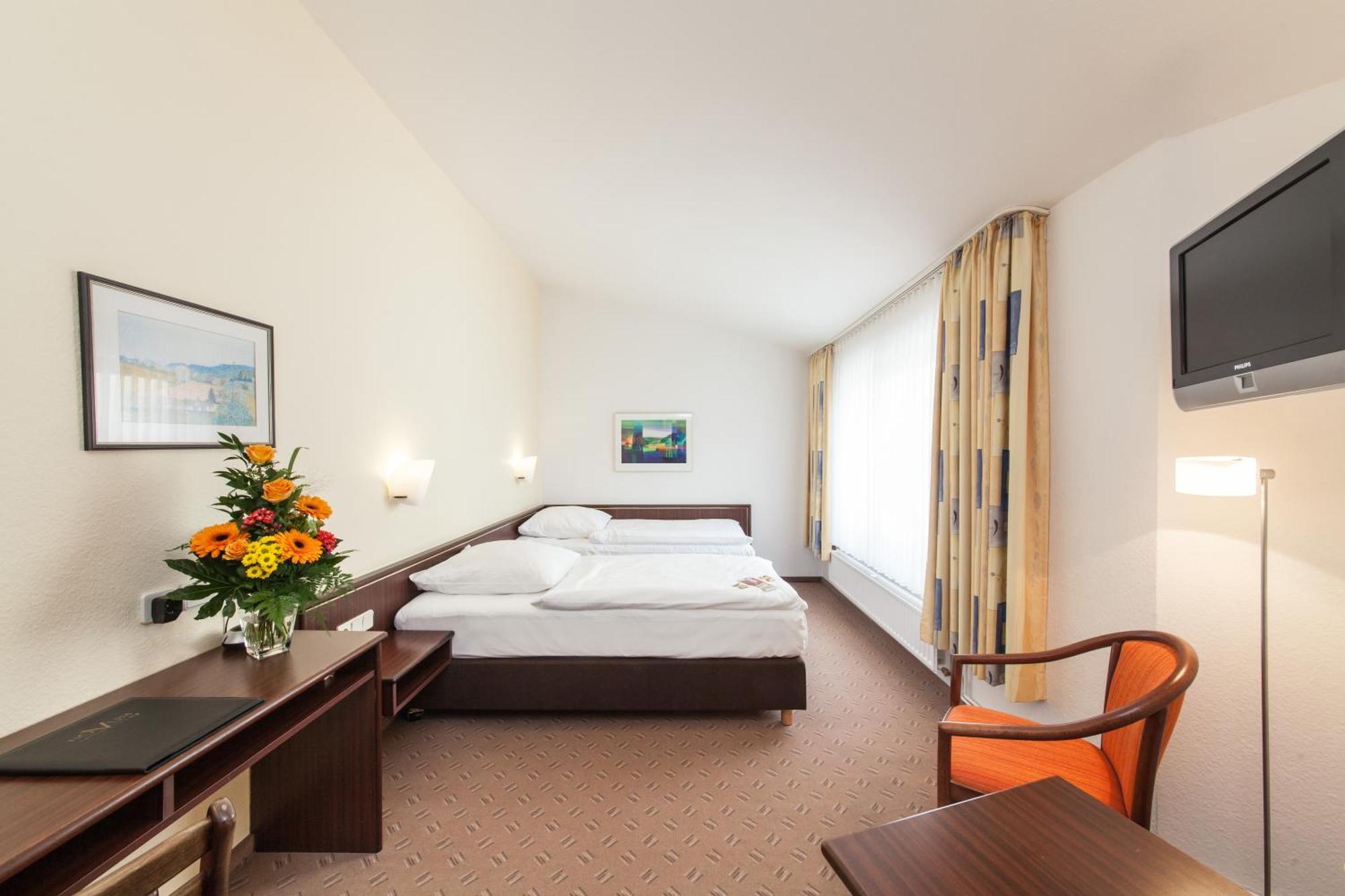 Twin Room,1219241779:JPEG