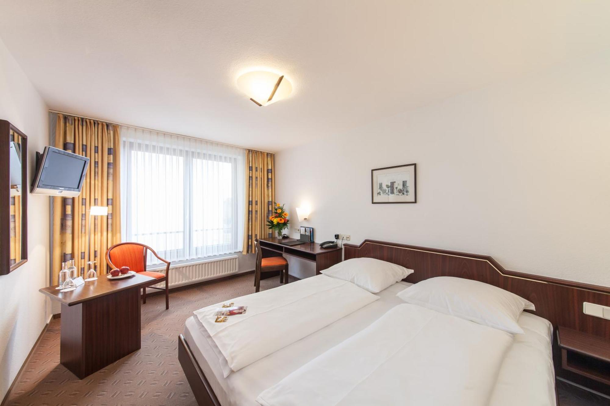 Standard Double Room,1558252711:JPEG