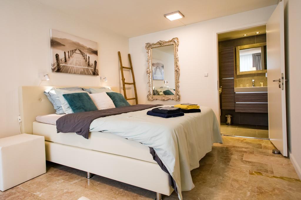 Deluxe Double Room,462530751:JPEG