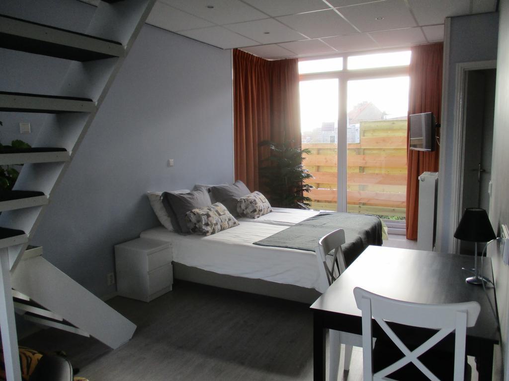 Studio Balcony