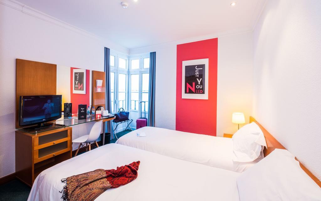 Twin Room,1274345812:JPEG
