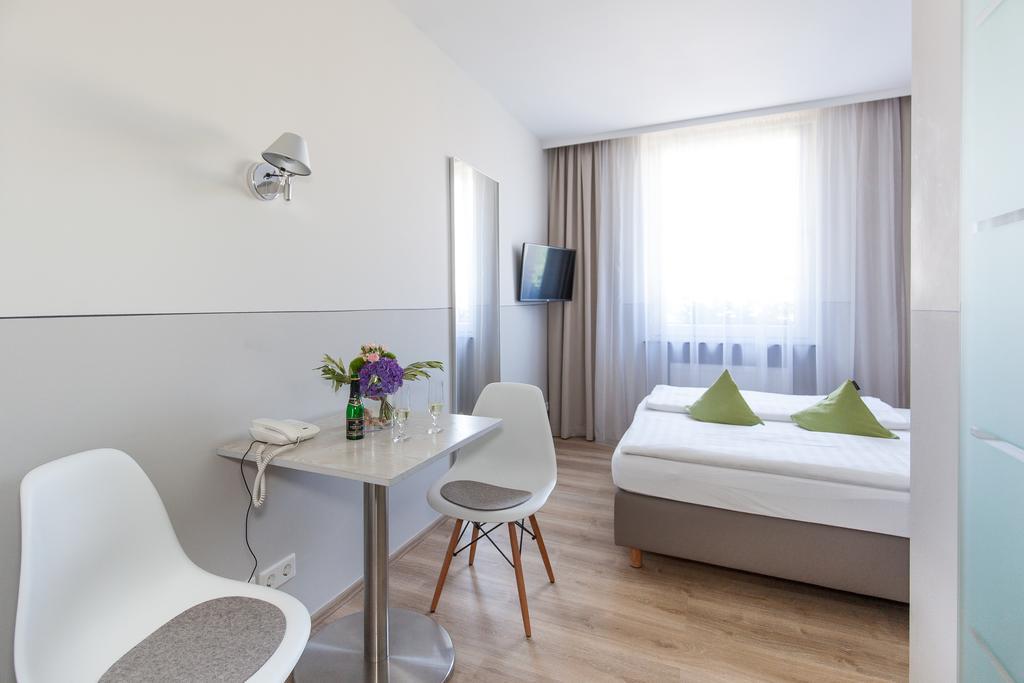 Standard Double Room,463610409:JPEG