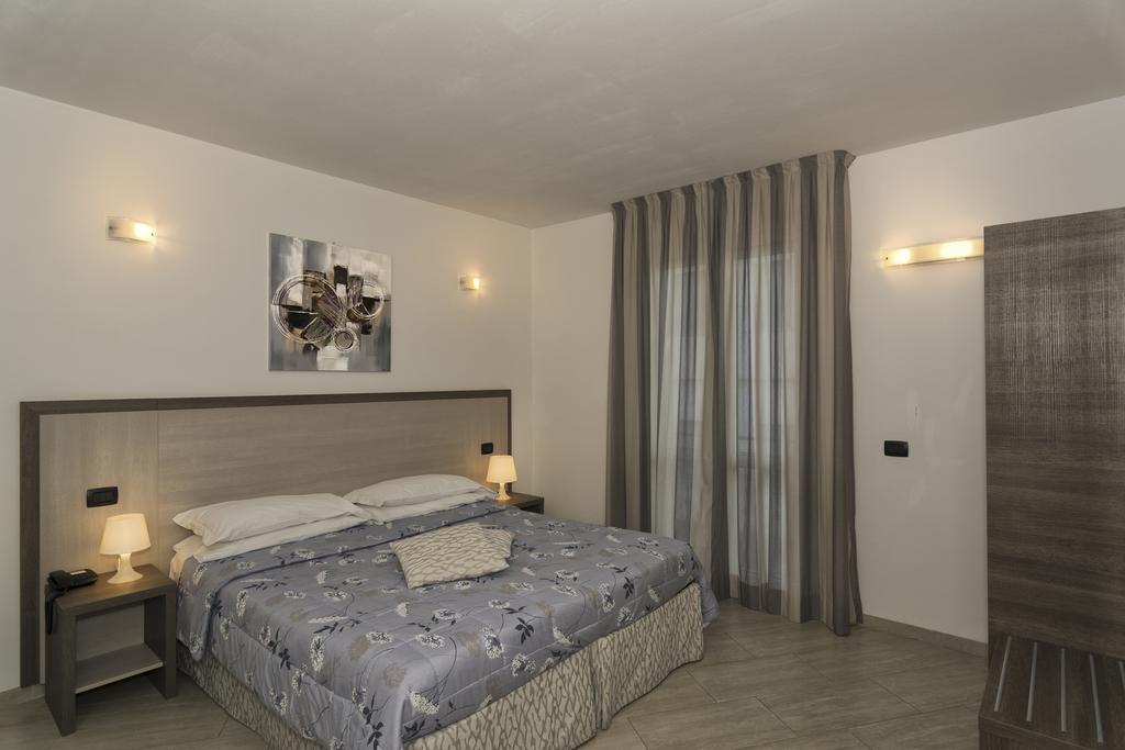 Double or Twin Room Balcony
