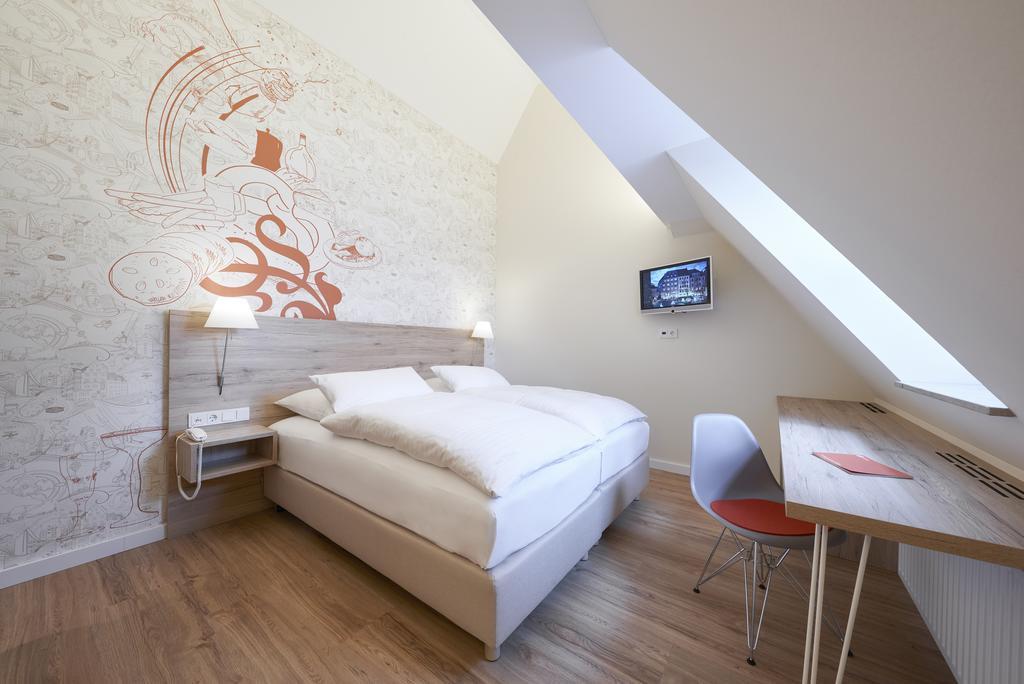 Double Room Attic,464161794:JPEG