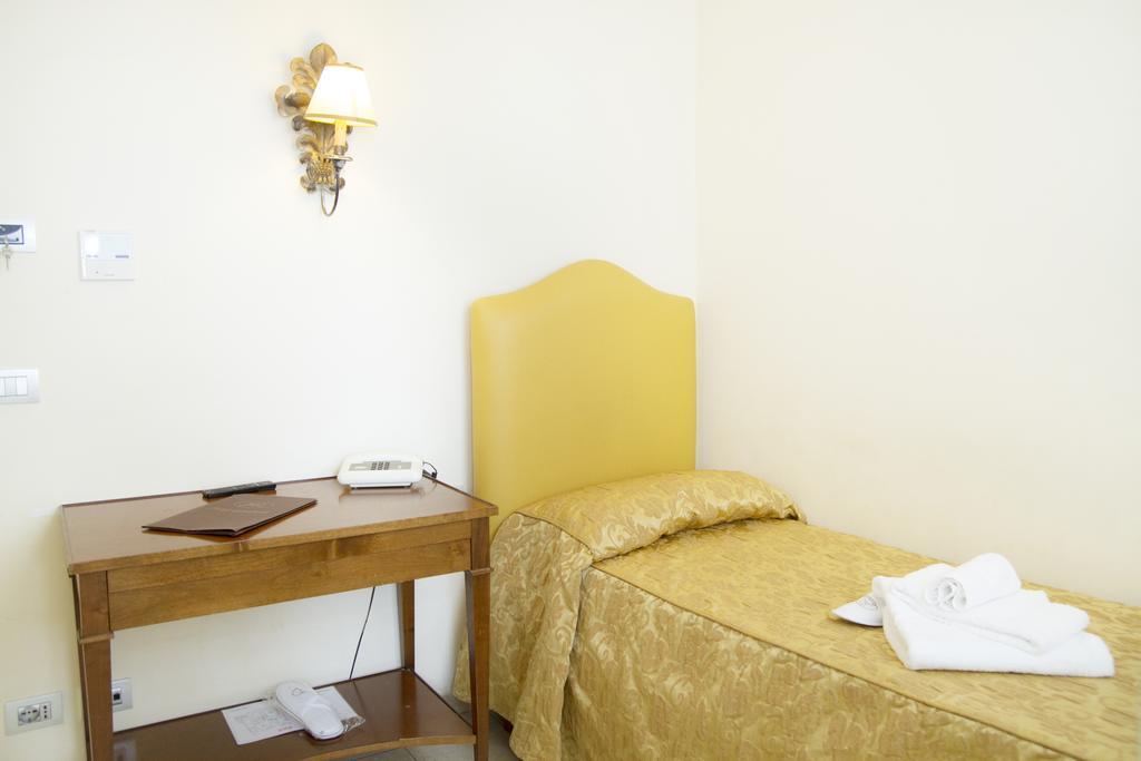 Single Room,464626473:JPEG
