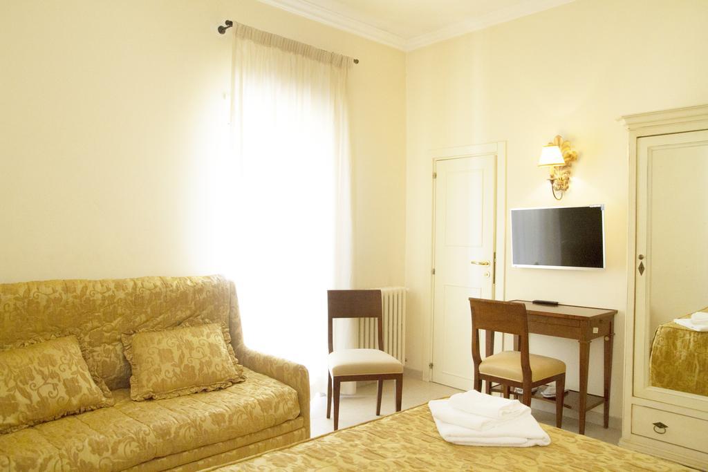Triple Room,832100618:JPEG