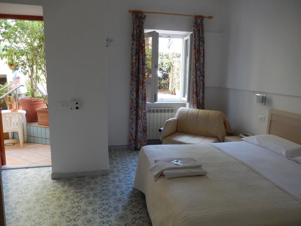 Standard Triple Room,758919001:JPEG