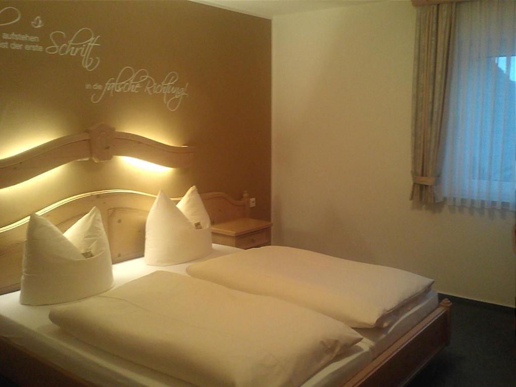 Triple Room,758985877:JPEG
