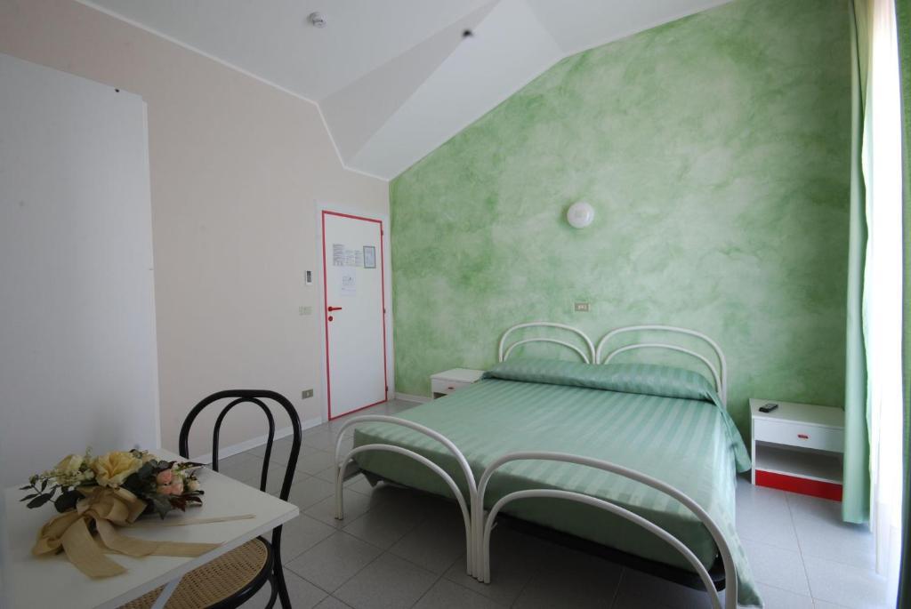 Double Room,974689087:JPEG