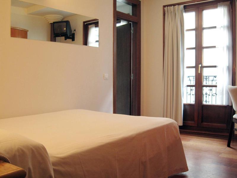 Single Room,1580413405:JPEG