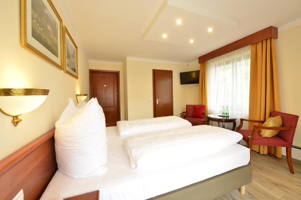 Double Room,468180408:JPEG