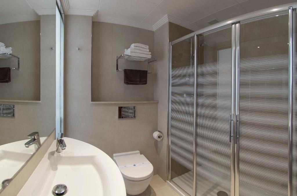 Double or Twin Room,240563365:JPEG