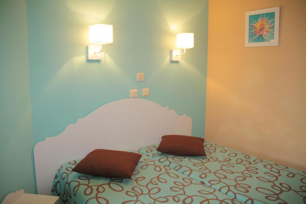 Small Duplex House,186553254:JPEG