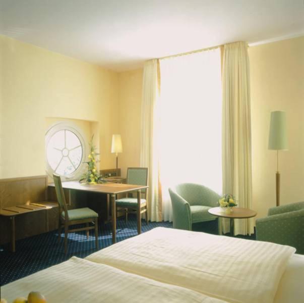 Family Room,1697777049:JPEG