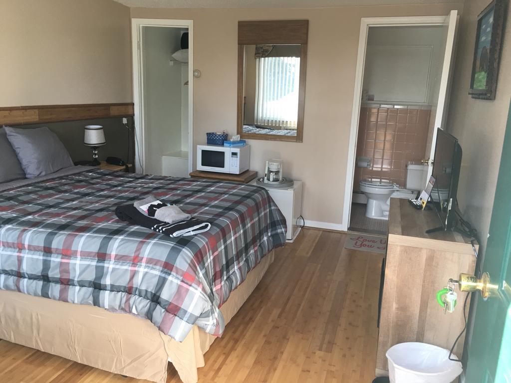 Queen Room
