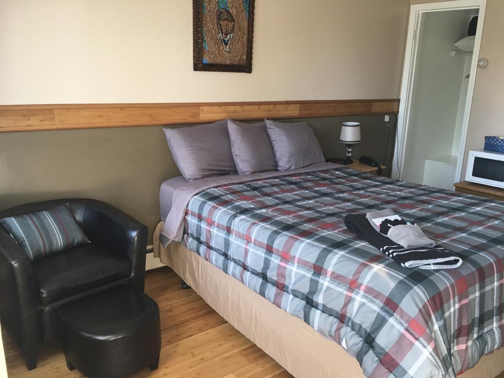 Queen Room