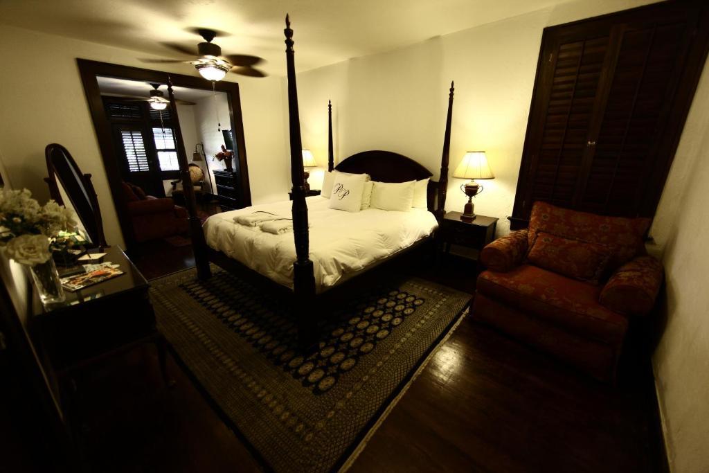 King Honeymoon Suite,915714715:JPEG