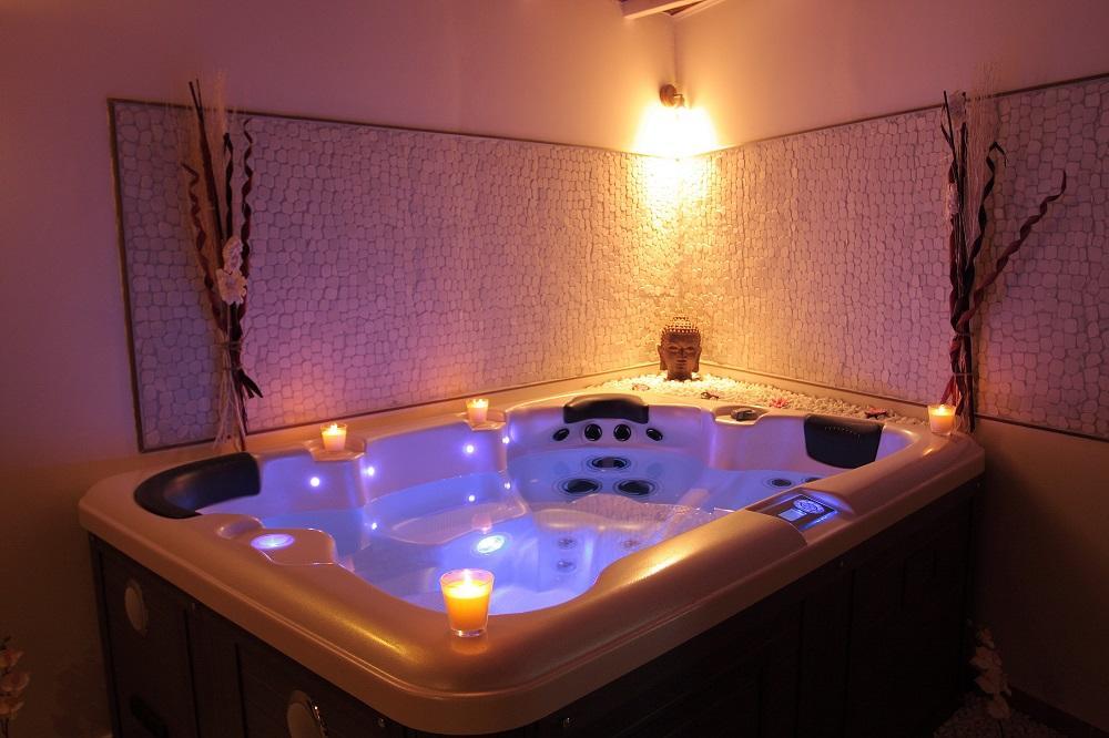 Suite Jacuzzi & Sauna,497464041:JPEG