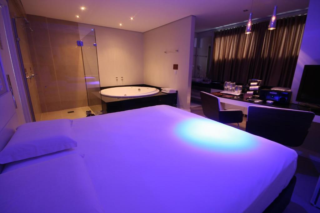 Quarto Duplo com Banheira de Hidromassagem