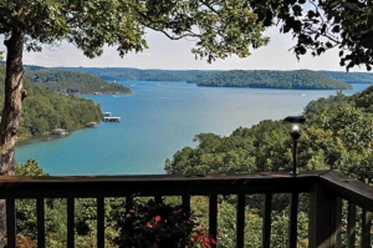 Suite Lake View,499850775:JPEG