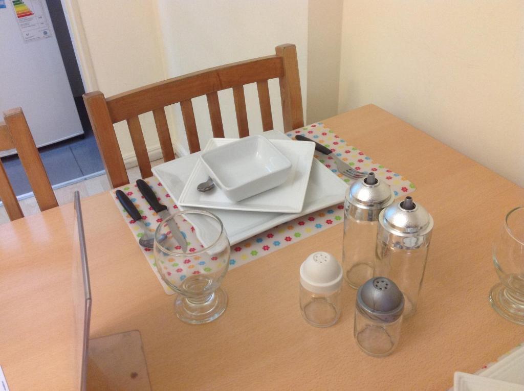 Studio Apartment,64730617:JPEG