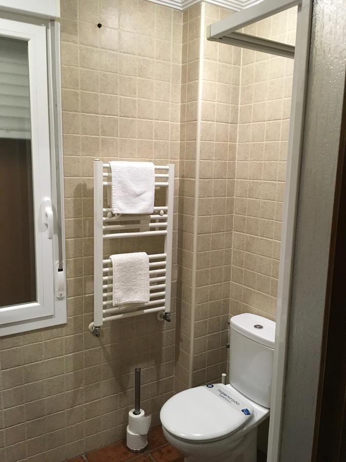 Triple Room Bathroom,500614860:JPEG